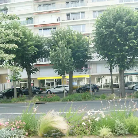 Morgane-balcon Couvert-wifi-pres Centre-linge Et Menage شقة *