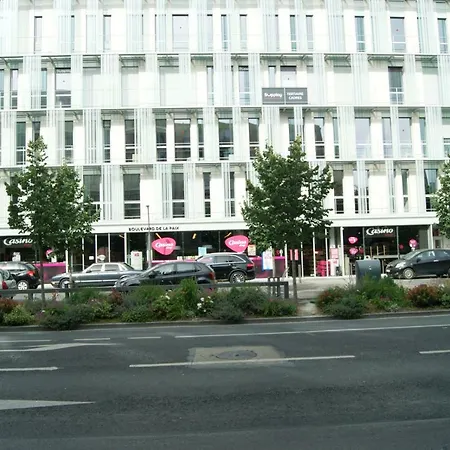 Morgane-balcon Couvert-wifi-pres Centre-linge Et Menage Apartment