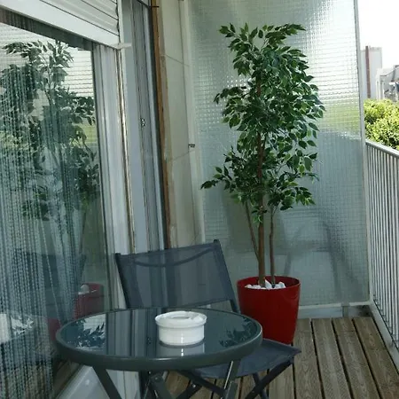 Morgane-balcon Couvert-wifi-pres Centre-linge Et Menage *